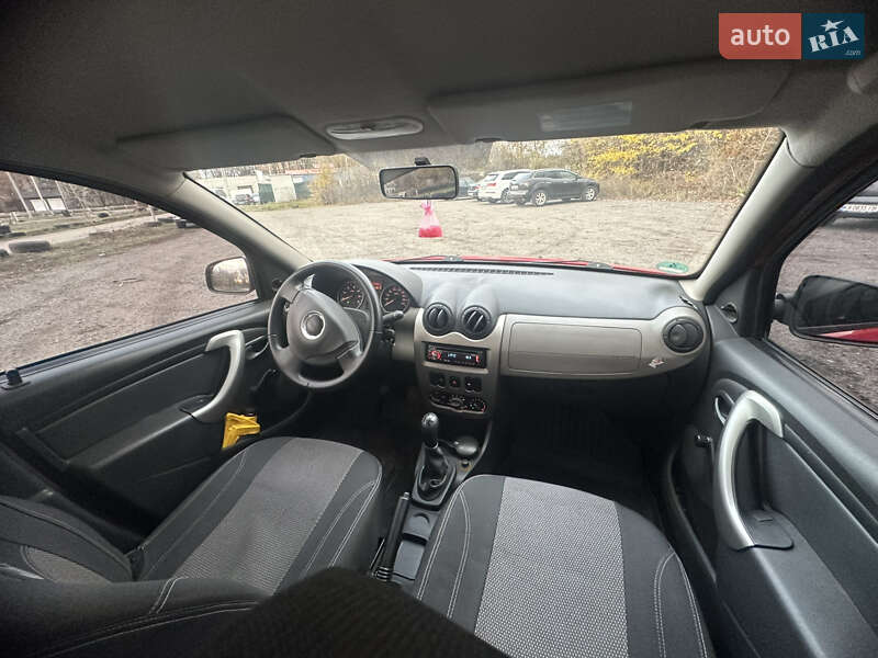Хэтчбек Dacia Sandero 2009 в Полтаве фото 23 Хэтчбек Dacia Sandero 2009 в Полтаве