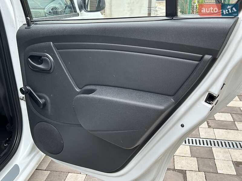 Хэтчбек Dacia Sandero 2009 в Ровно фото 34 Хэтчбек Dacia Sandero 2009 в Ровно