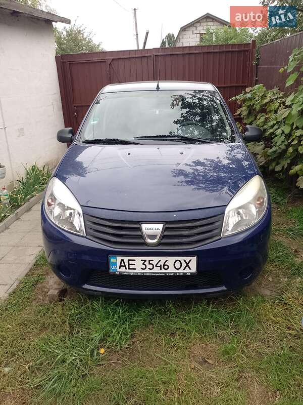 Хетчбек Dacia Sandero 2009 в Дніпрі