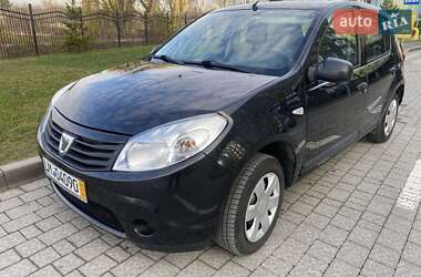 Хетчбек Dacia Sandero 2011 в Івано-Франківську