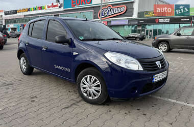 Хэтчбек Dacia Sandero 2009 в Киеве