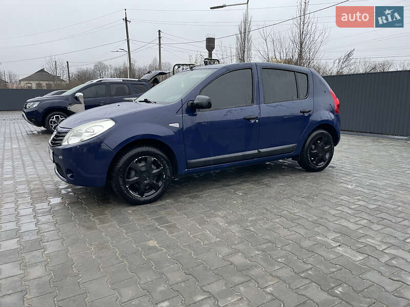 Хэтчбек Dacia Sandero 2009 в Баре