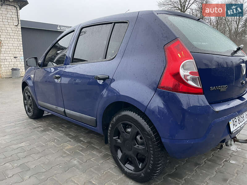 Хэтчбек Dacia Sandero 2009 в Баре