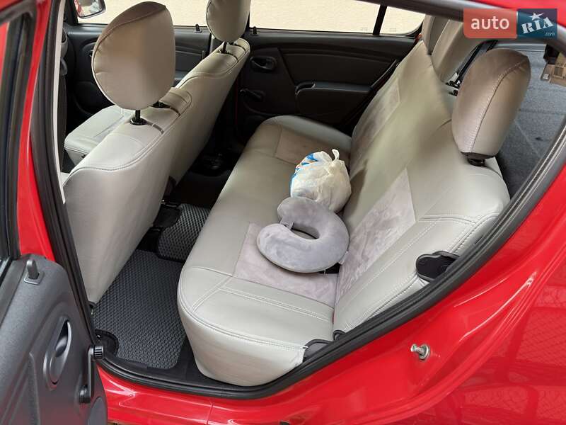 Хэтчбек Dacia Sandero 2009 в Львове фото 11 Хэтчбек Dacia Sandero 2009 в Львове