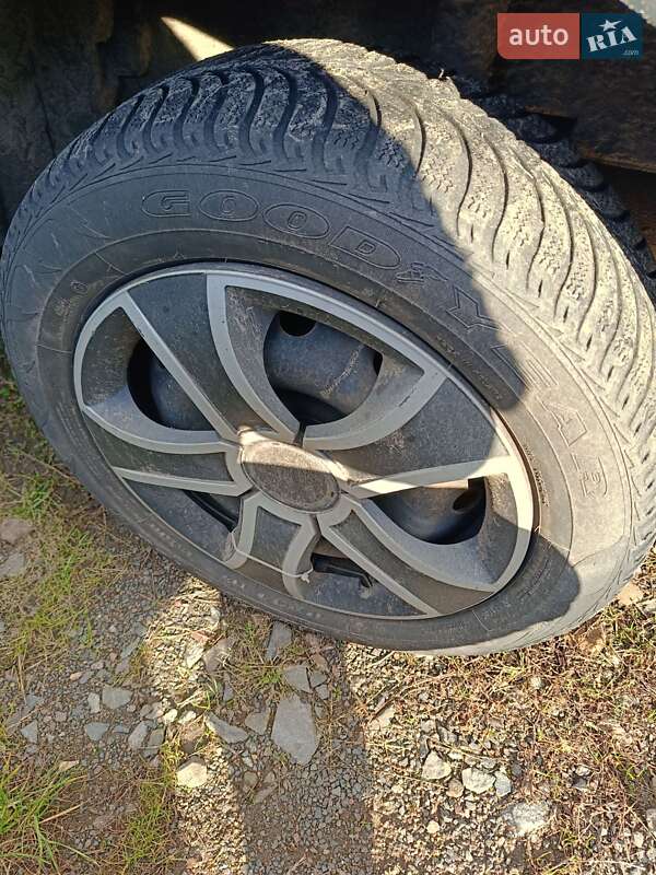 Хэтчбек Dacia Sandero 2009 в Ровно