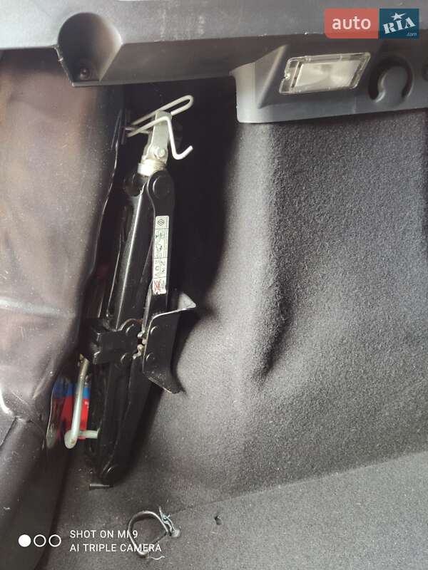 Хэтчбек Dacia Sandero 2012 в Немирове