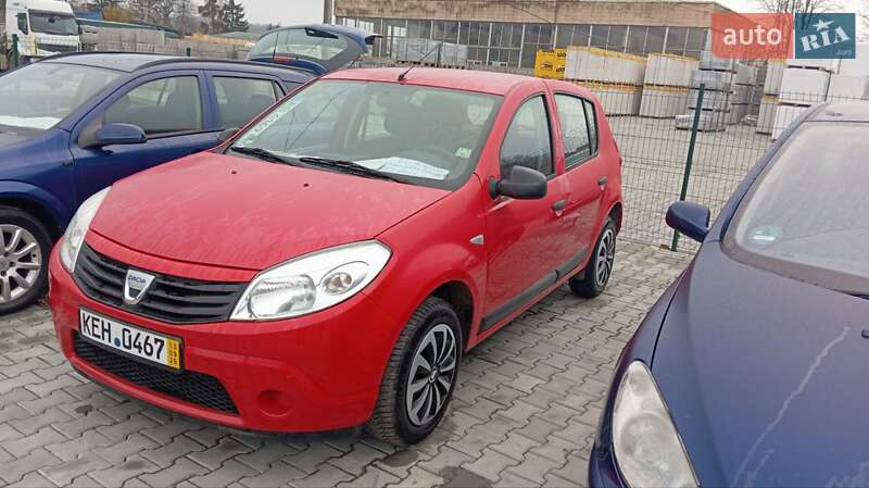 Хэтчбек Dacia Sandero 2009 в Немирове