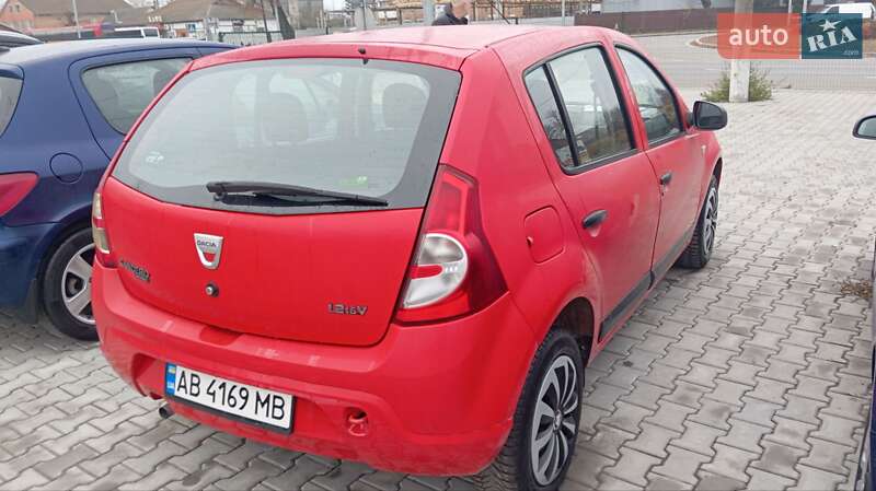 Хэтчбек Dacia Sandero 2009 в Немирове