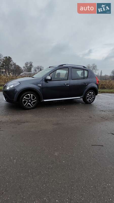 Хэтчбек Dacia Sandero 2010 в Глевахе
