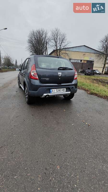 Хэтчбек Dacia Sandero 2010 в Глевахе
