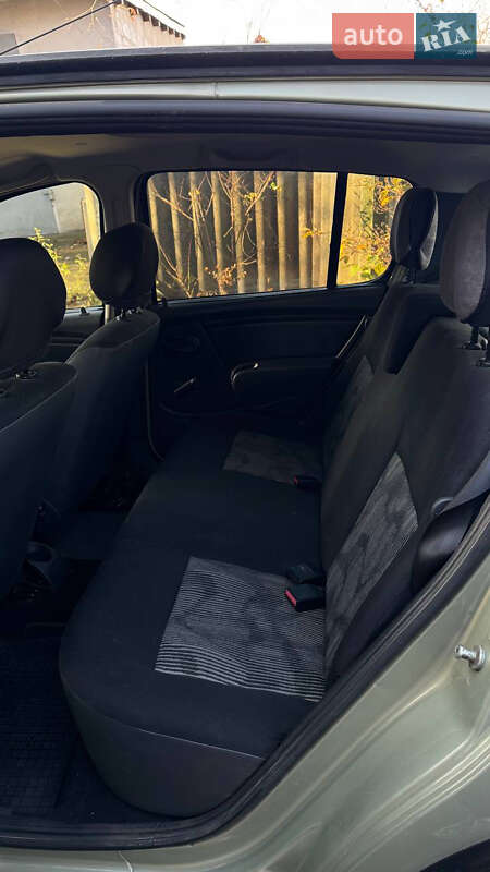 Хэтчбек Dacia Sandero 2008 в Харькове