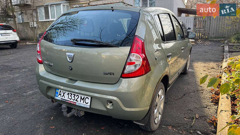 Хэтчбек Dacia Sandero 2008 в Харькове