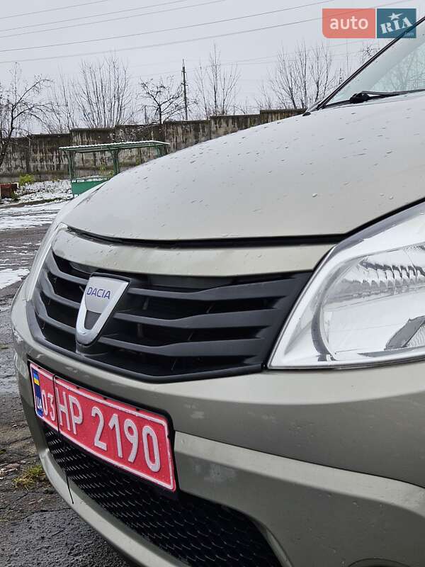 Хэтчбек Dacia Sandero 2009 в Ровно