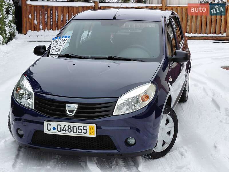 Хэтчбек Dacia Sandero 2009 в Самборе