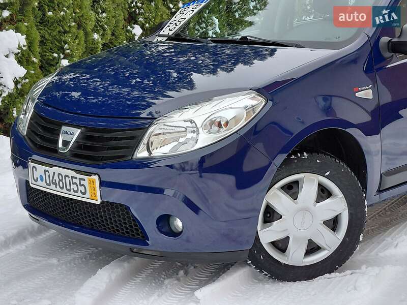 Хэтчбек Dacia Sandero 2009 в Самборе