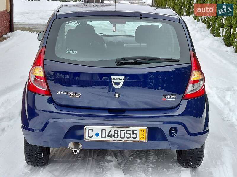 Хэтчбек Dacia Sandero 2009 в Самборе