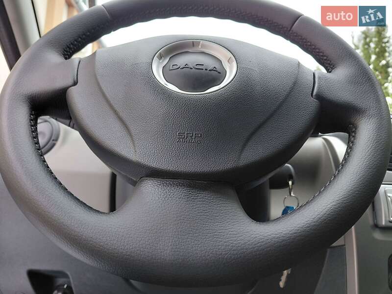 Хэтчбек Dacia Sandero 2009 в Самборе