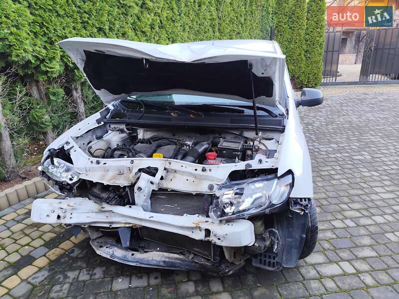 Хетчбек Dacia Sandero 2014 в Новояворівську