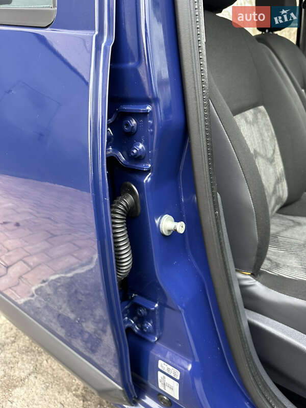 Хэтчбек Dacia Sandero 2010 в Хороле