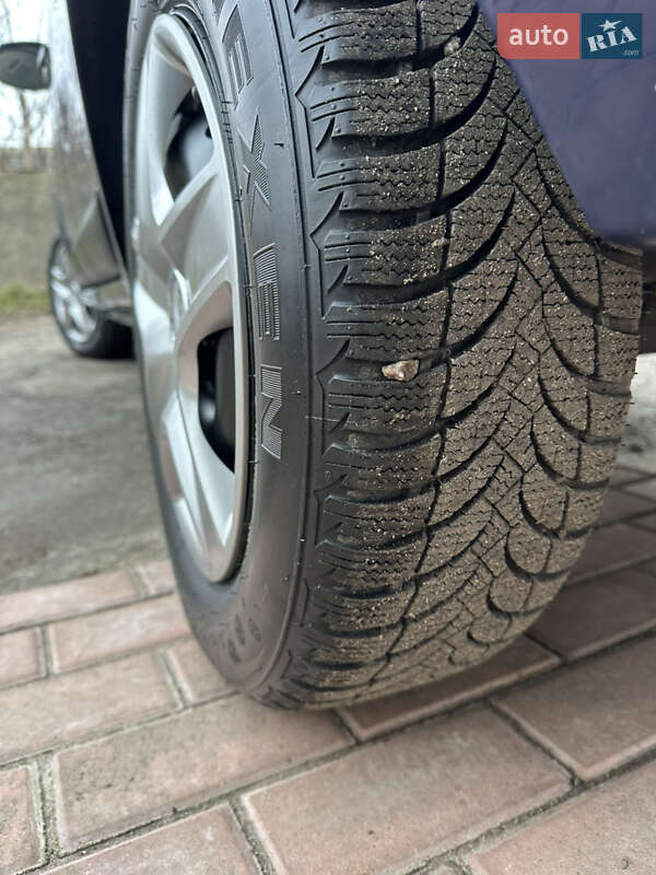 Хэтчбек Dacia Sandero 2010 в Хороле