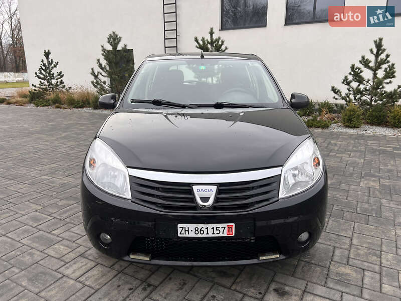 Хэтчбек Dacia Sandero 2010 в Луцке фото 2 Хэтчбек Dacia Sandero 2010 в Луцке