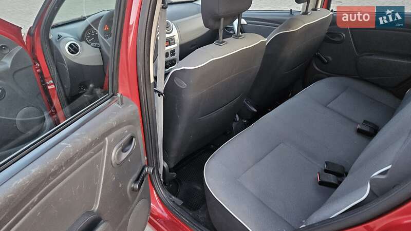 Хетчбек Dacia Sandero 2012 в Калуші фото 10 Хетчбек Dacia Sandero 2012 в Калуші
