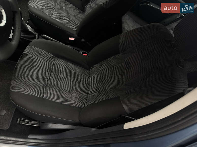 Хэтчбек Dacia Sandero 2008 в Умани