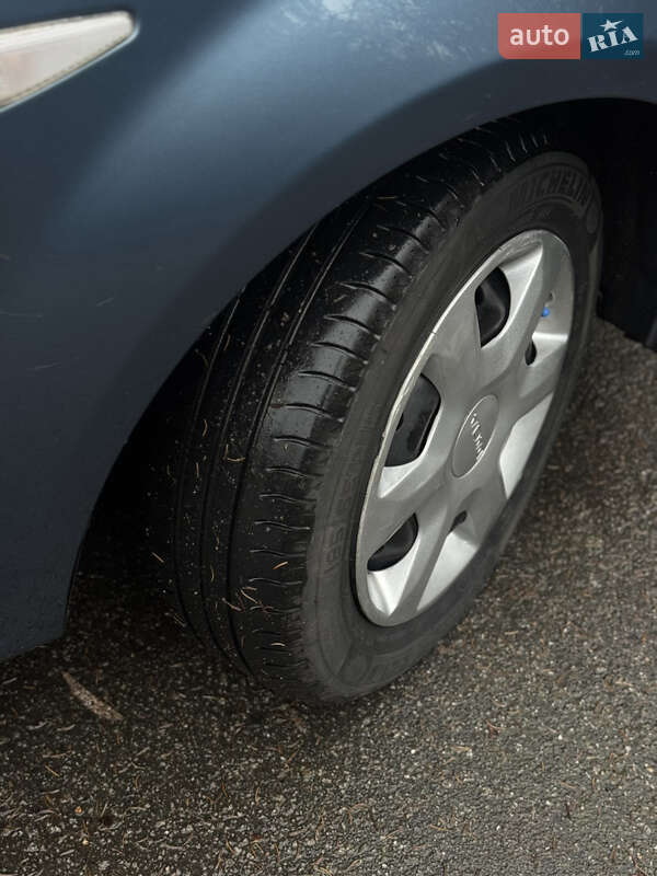 Хэтчбек Dacia Sandero 2008 в Умани