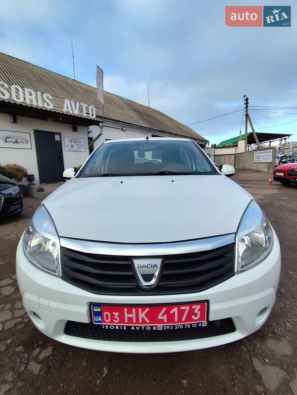 Хетчбек Dacia Sandero 2010 в Чернігові
