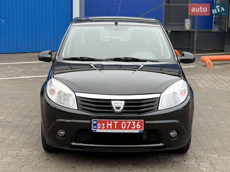 Хэтчбек Dacia Sandero 2011 в Ровно