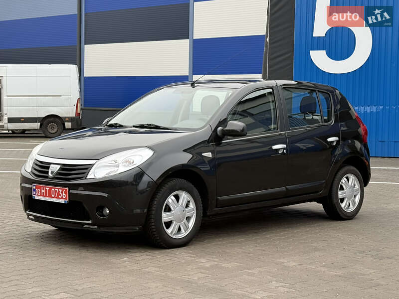 Хэтчбек Dacia Sandero 2011 в Ровно