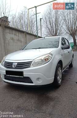 Хетчбек Dacia Sandero 2010 в Козятині
