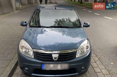 Хетчбек Dacia Sandero 2009 в Сумах