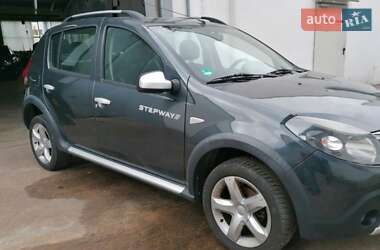 Хэтчбек Dacia Sandero 2013 в Луцке