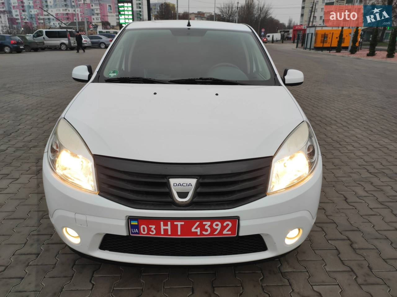 Dacia Sandero 
свіжак з Німеччини 
Збережений стан, все працює
Два ключі, резина 2025рік
Без ДТП, без підкрасів!
Торг мінімальний біля авто