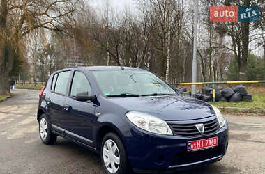 Хэтчбек Dacia Sandero 2012 в Ровно