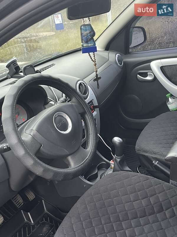 Хетчбек Dacia Sandero 2009 в Жашківу