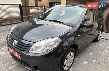Хетчбек Dacia Sandero 2009 в Умані