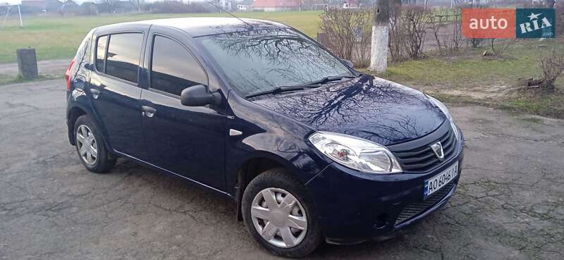 Хетчбек Dacia Sandero 2011 в Іршаві