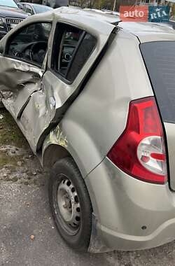 Хэтчбек Dacia Sandero 2008 в Львове
