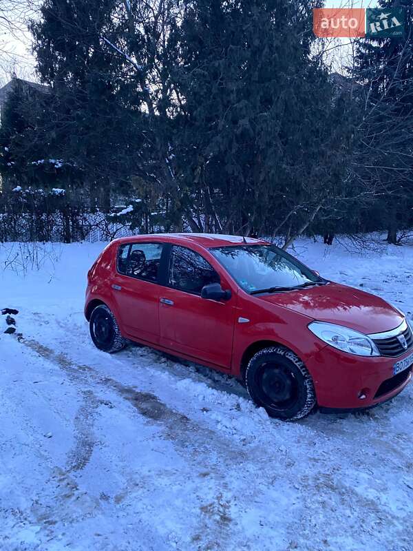 Хэтчбек Dacia Sandero 2009 в Тернополе
