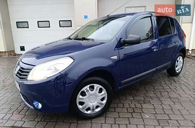Хэтчбек Dacia Sandero 2009 в Николаеве