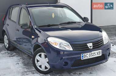 Хетчбек Dacia Sandero 2008 в Самборі