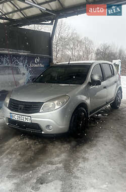 Хетчбек Dacia Sandero 2009 в Львові