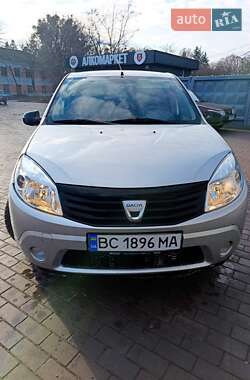 Хетчбек Dacia Sandero 2008 в Горохові