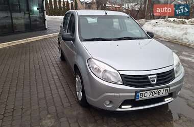 Хэтчбек Dacia Sandero 2012 в Львове