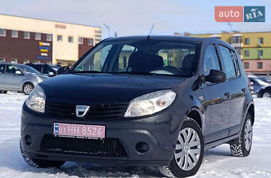Хэтчбек Dacia Sandero 2009 в Виннице