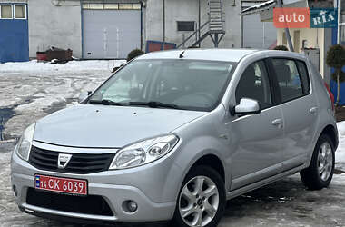 Хетчбек Dacia Sandero 2009 в Вінниці
