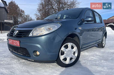Хэтчбек Dacia Sandero 2009 в Бахмаче