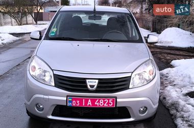 Хэтчбек Dacia Sandero 2009 в Золотоноше